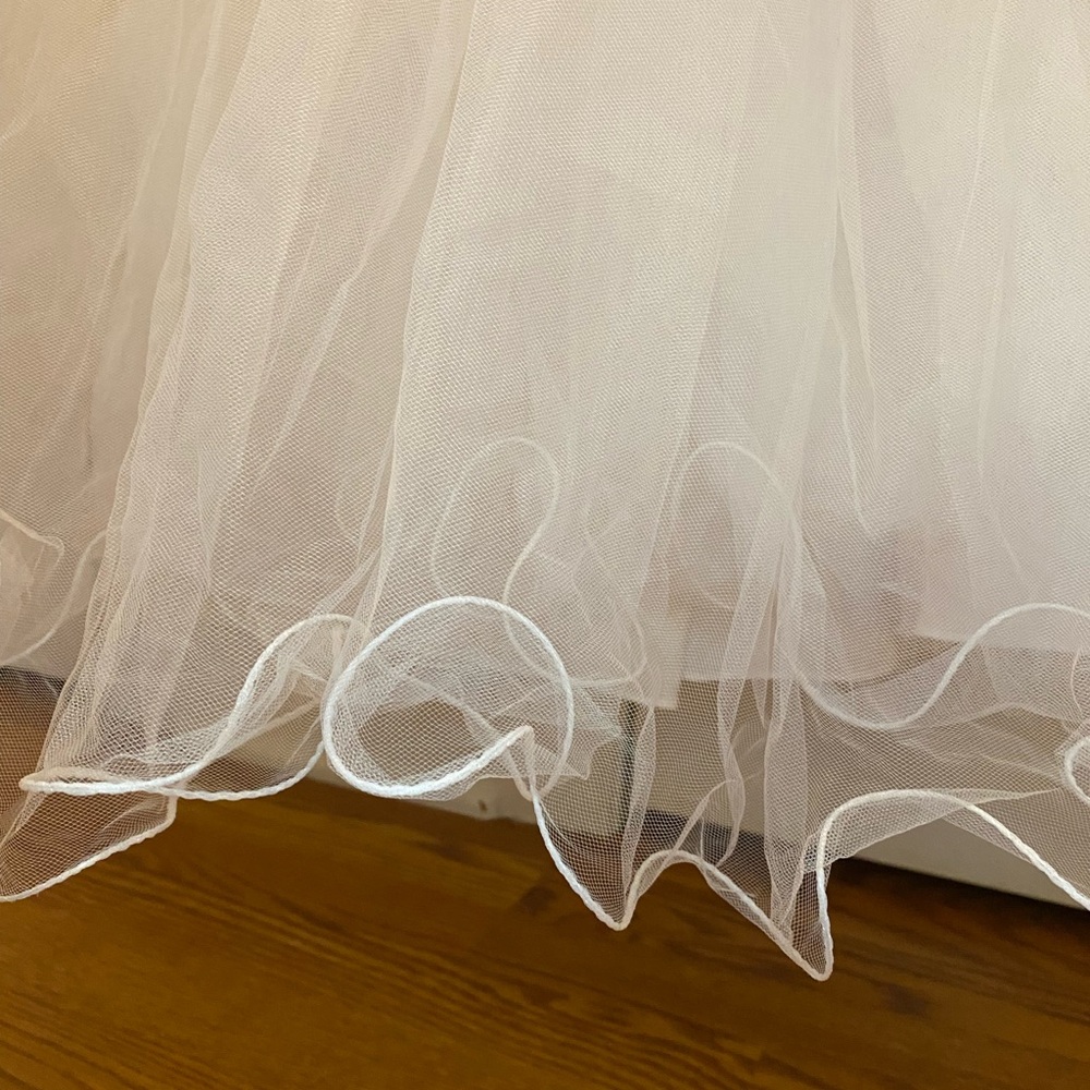 David's Bridal White Strapless Tulle Ball Gown - Picture 4 of 9